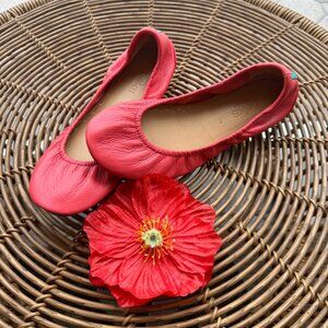 Poppy Tieks Size 7